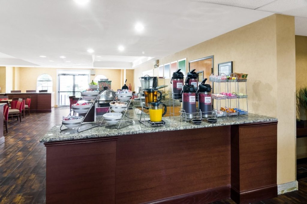 Comfort Suites Las Colinas Irving Texas Breakfast Area